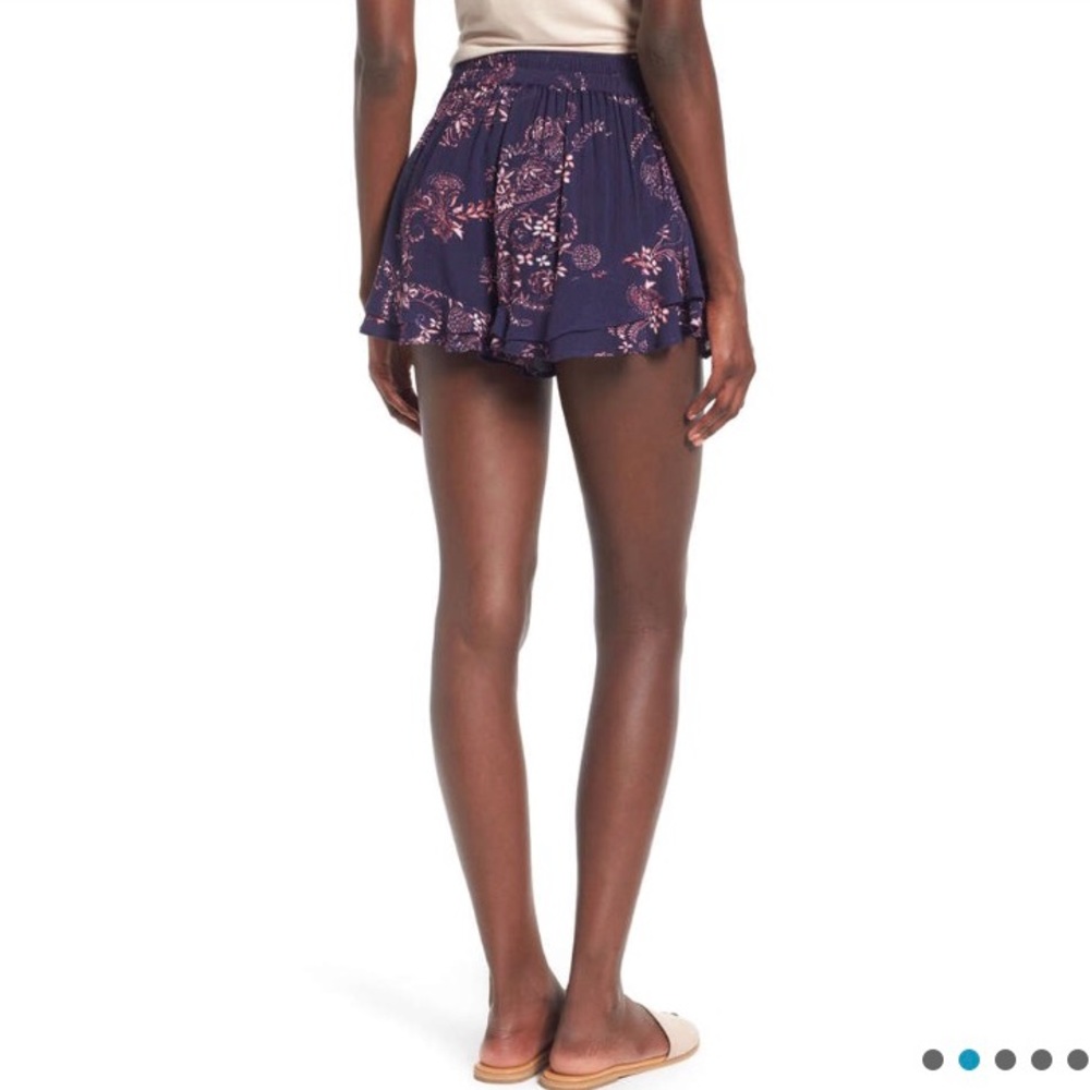 🚨NWT Sun And Shadow Ruffle Shorts🚨 - Picture 7 of 7